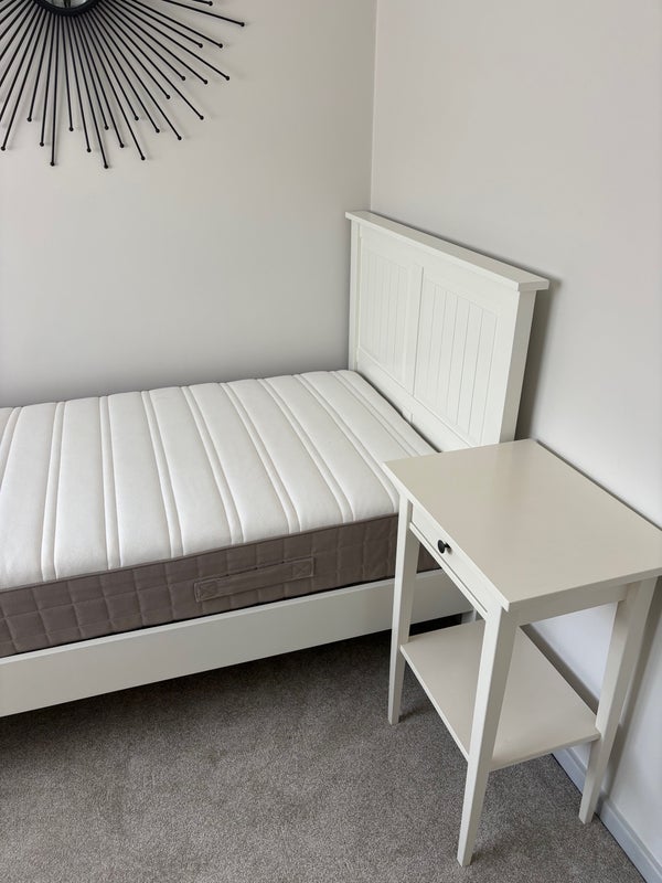 Room Burlands in Crawley