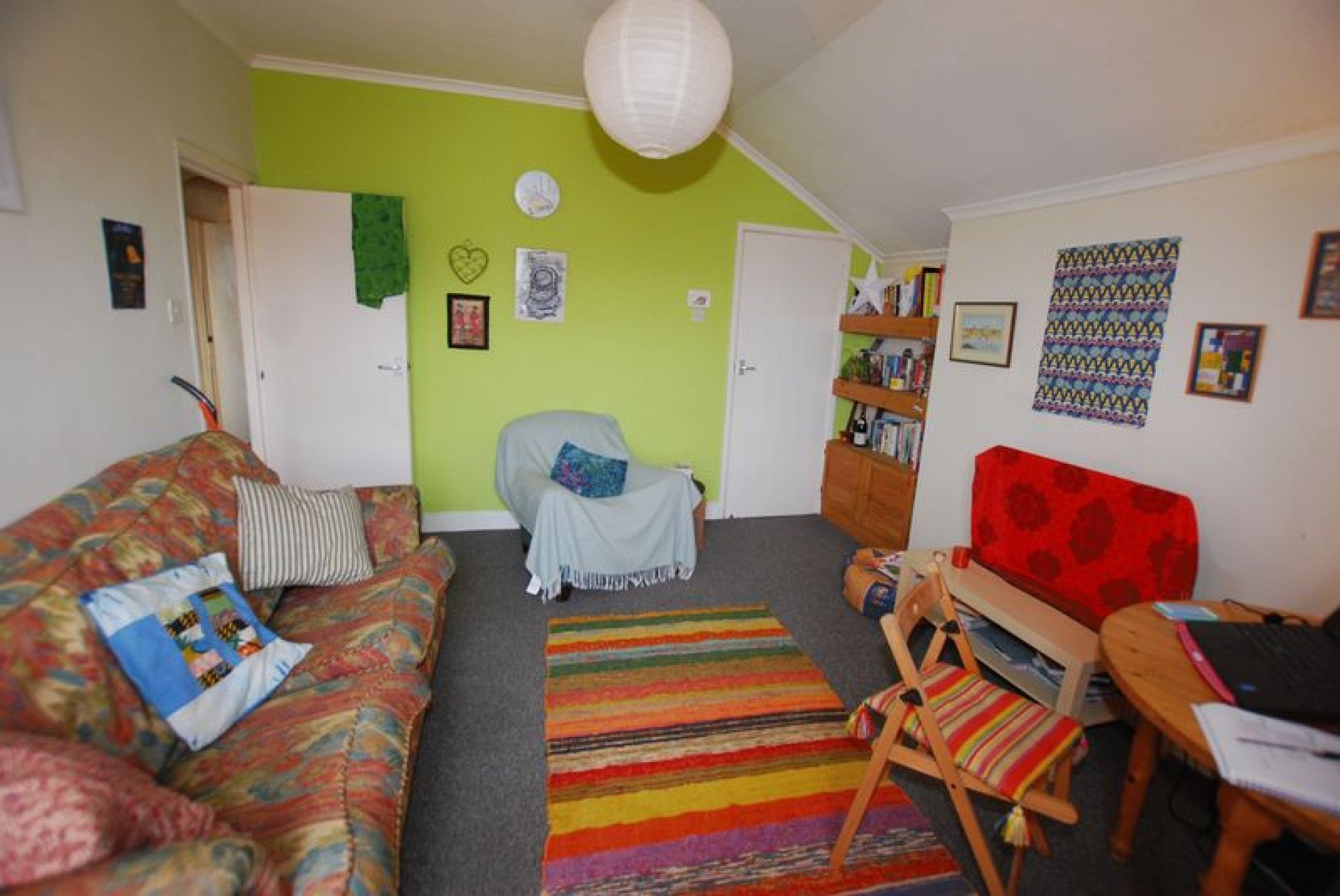 Flat Eastfield Road in Bristol