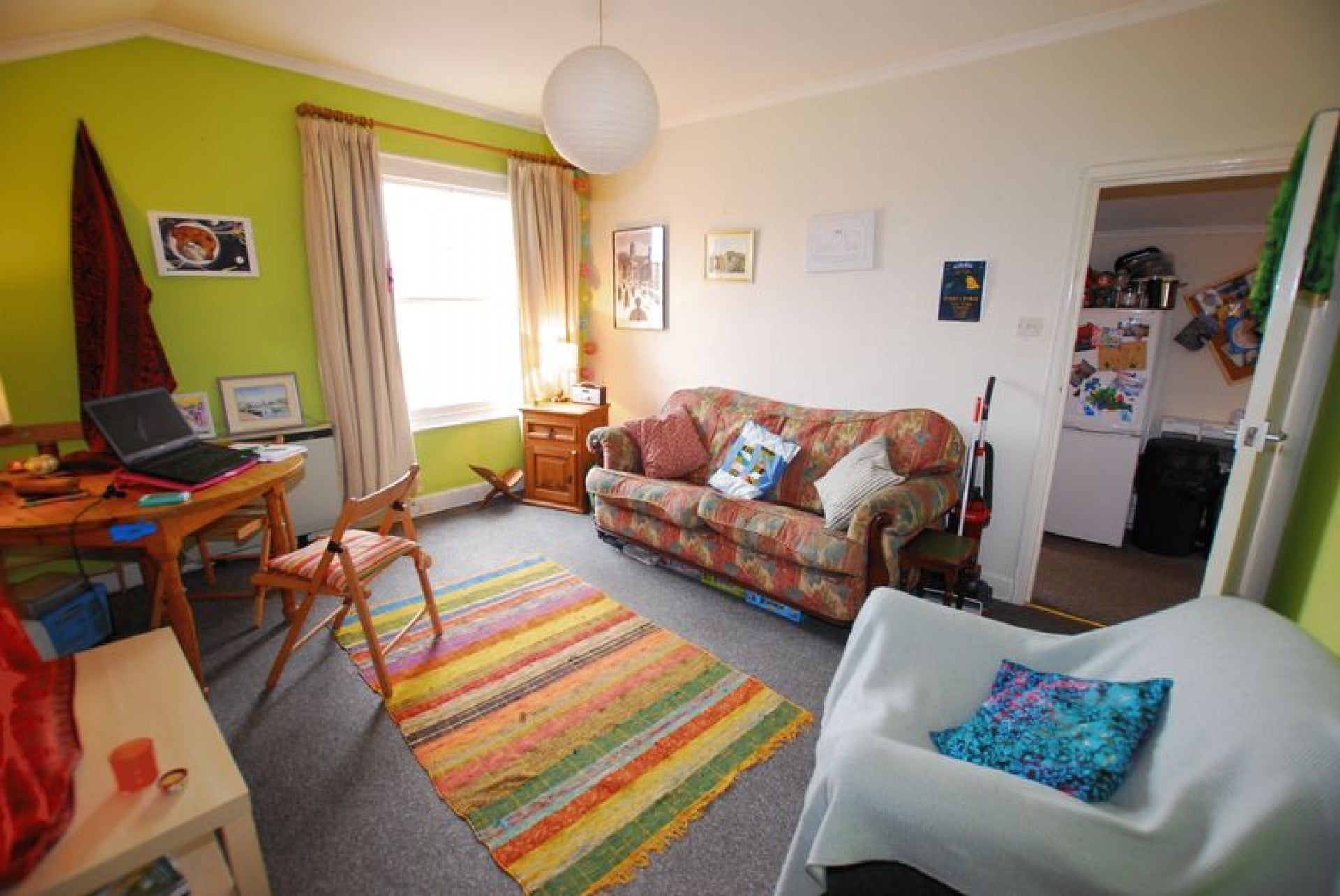 Flat Eastfield Road in Bristol