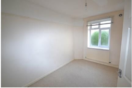 Room Brewster Road in Greater London