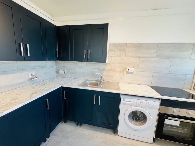 Flat Rectory Place in Greater London