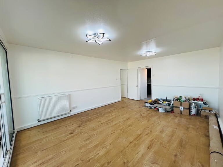 Flat Rectory Place in Greater London
