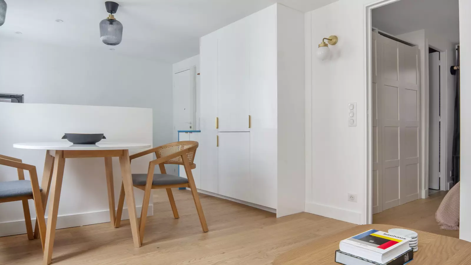 Flat Rue de l'Annonciation in Paris