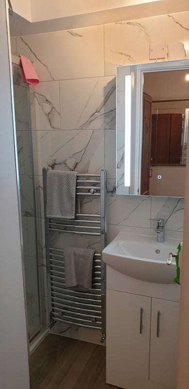 Room Robin Hood Lane in Greater London