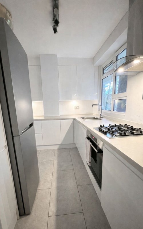 Flat Bethwin Road in Greater London