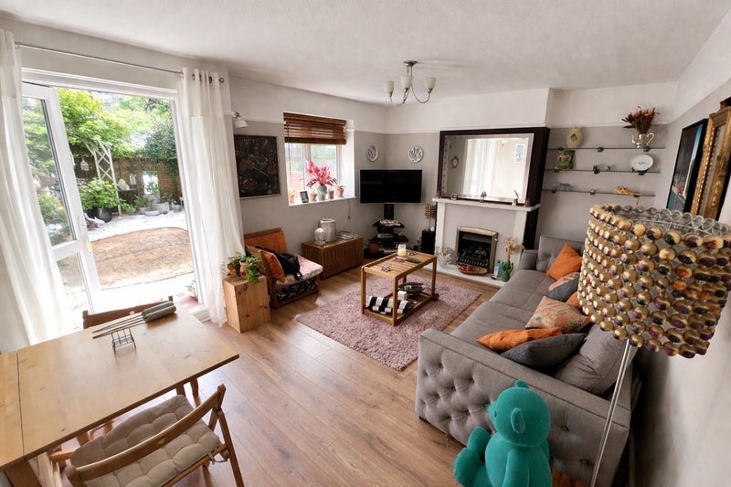 Flat Bethwin Road in Greater London