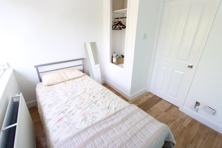 Room Goldings Crescent in Welwyn Hatfield