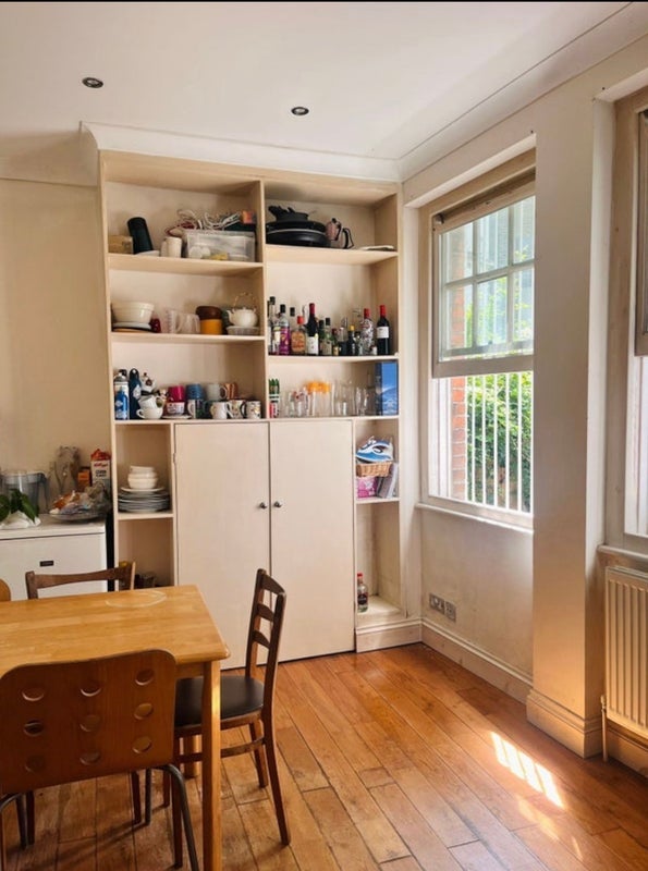 Room Fieldway Crescent in Greater London