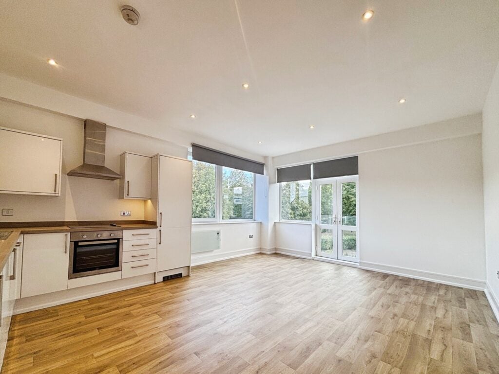 Flat Bartley Way in Hart