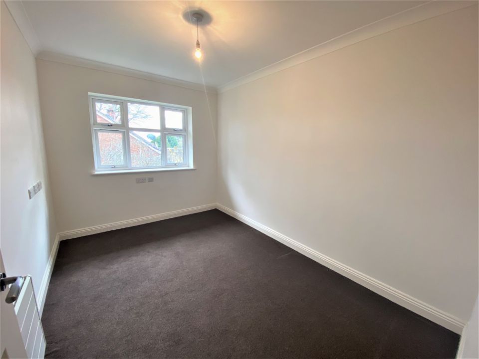 Flat Fernhill Road in Farnborough