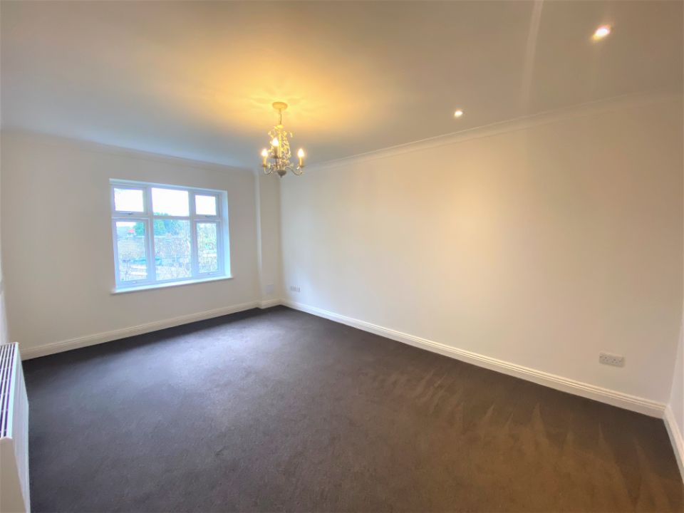 Flat Fernhill Road in Farnborough
