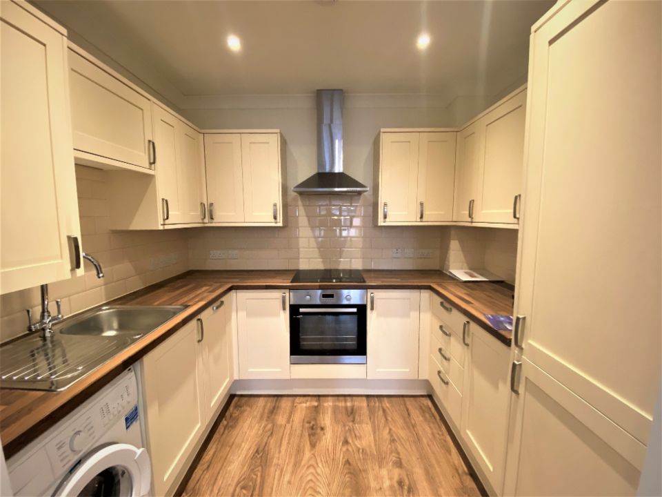 Flat Fernhill Road in Farnborough
