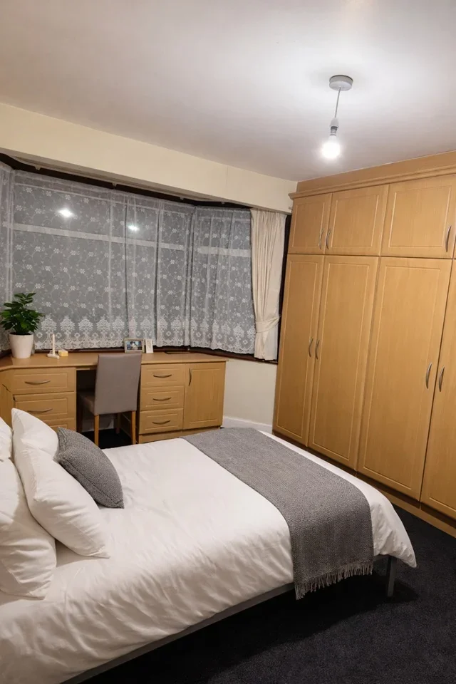 Room Glebelands Avenue in Greater London