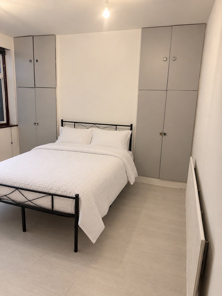 Room Glebelands Avenue in Greater London
