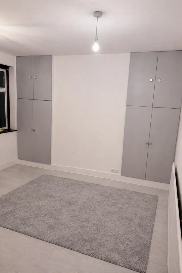 Room Glebelands Avenue in Greater London