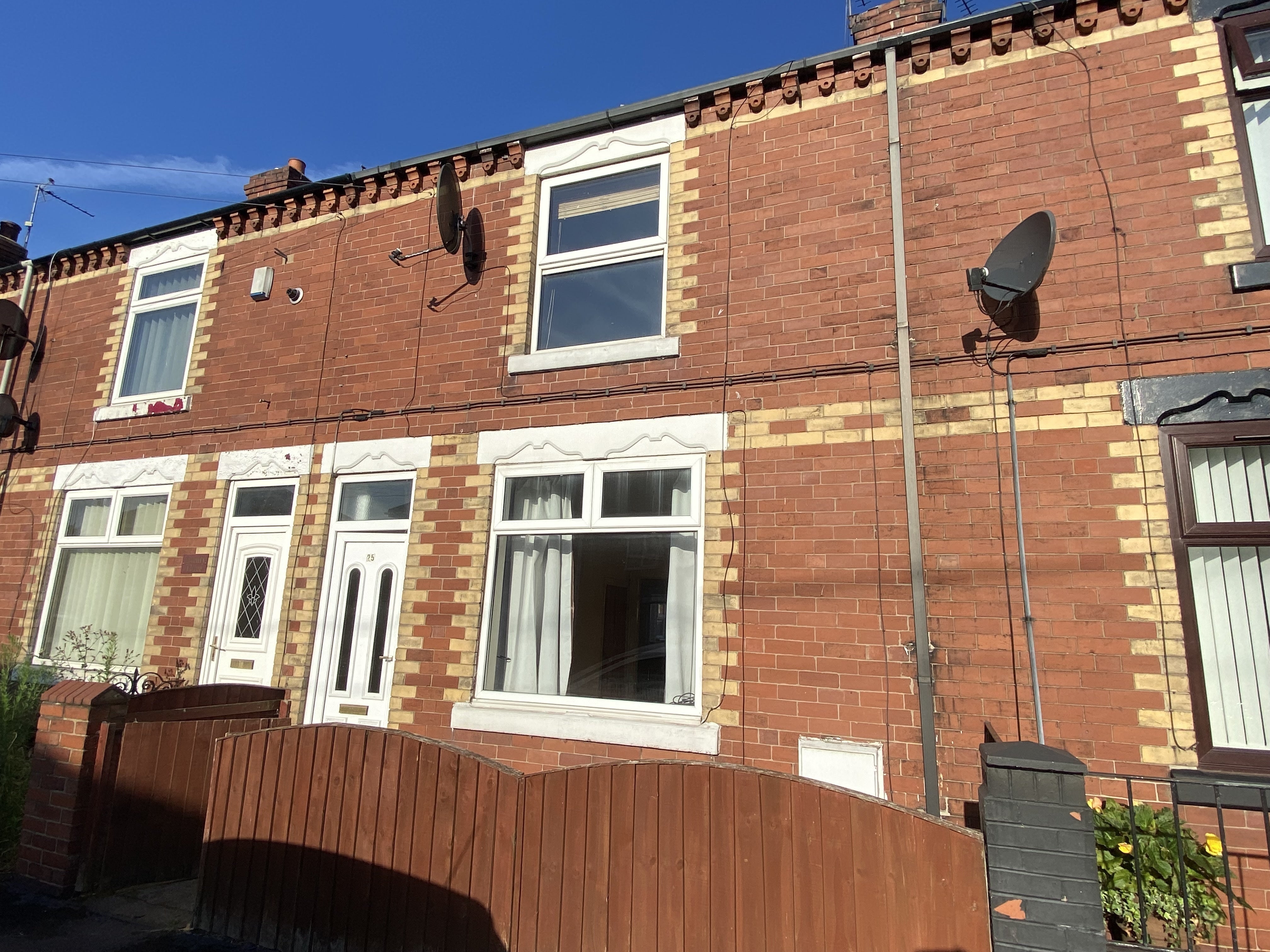 House Sunnymede Terrace in Doncaster