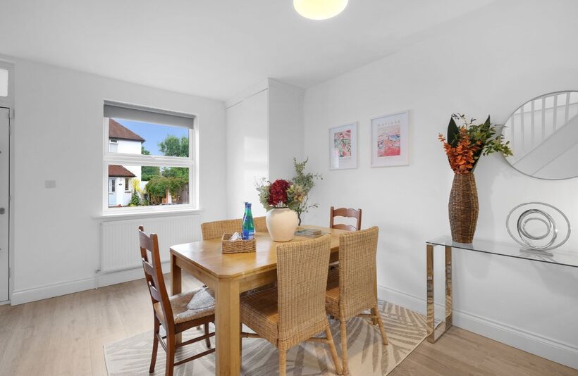 House Brownlow Road in Hertsmere