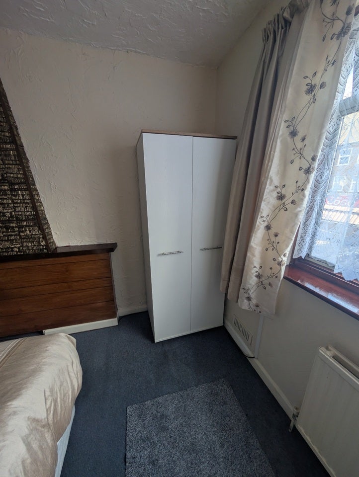 Room Bellegrove Road in Greater London