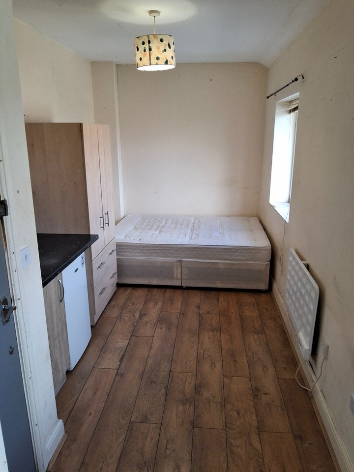 Flat Adolf Street in Greater London