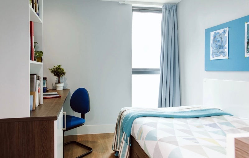 Room Holdenhurst Road in Bournemouth
