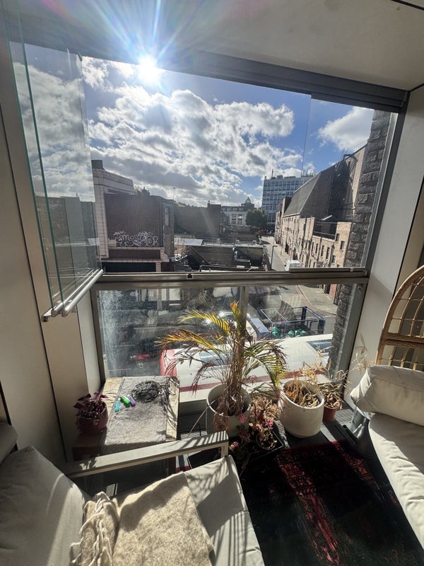 Room Stockwell Park Road in Greater London