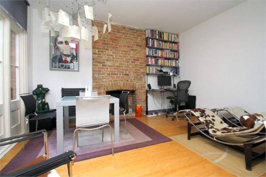 Flat Laleham Road in Borough of Spelthorne