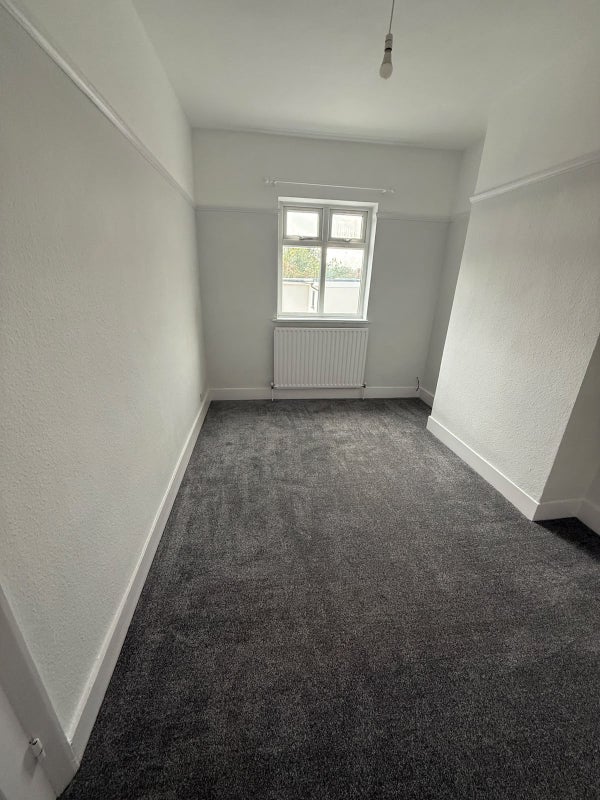 Room Days Lane in Greater London
