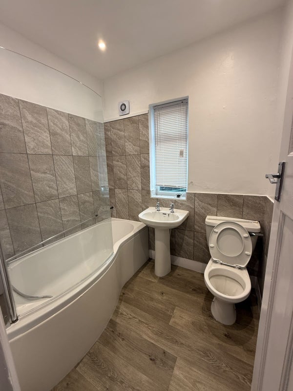 Room Days Lane in Greater London