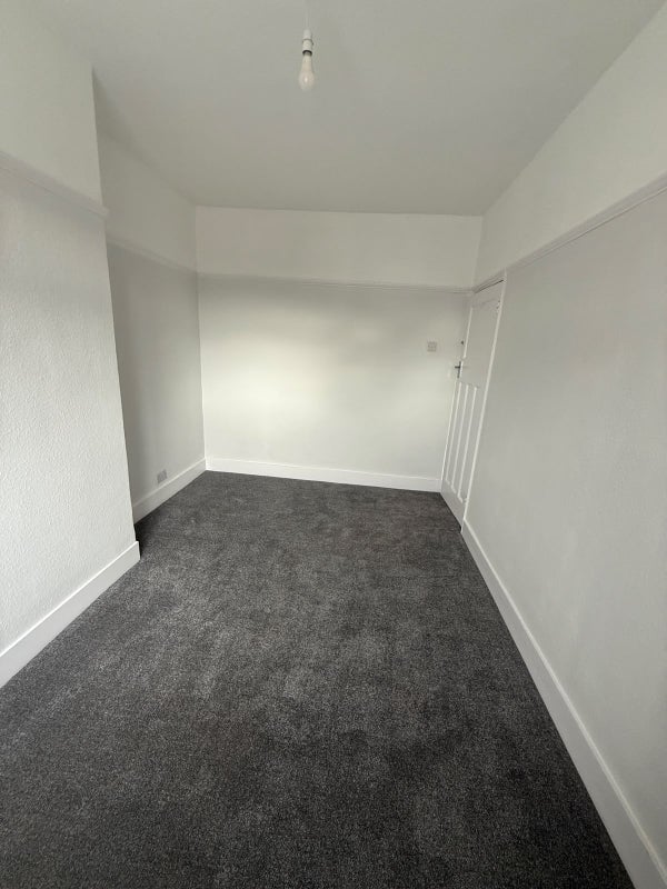 Room Days Lane in Greater London
