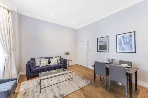 Flat Bracknell Gardens in Greater London