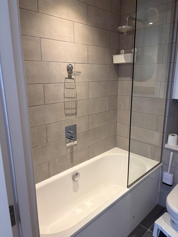 Room Andre Street in Greater London