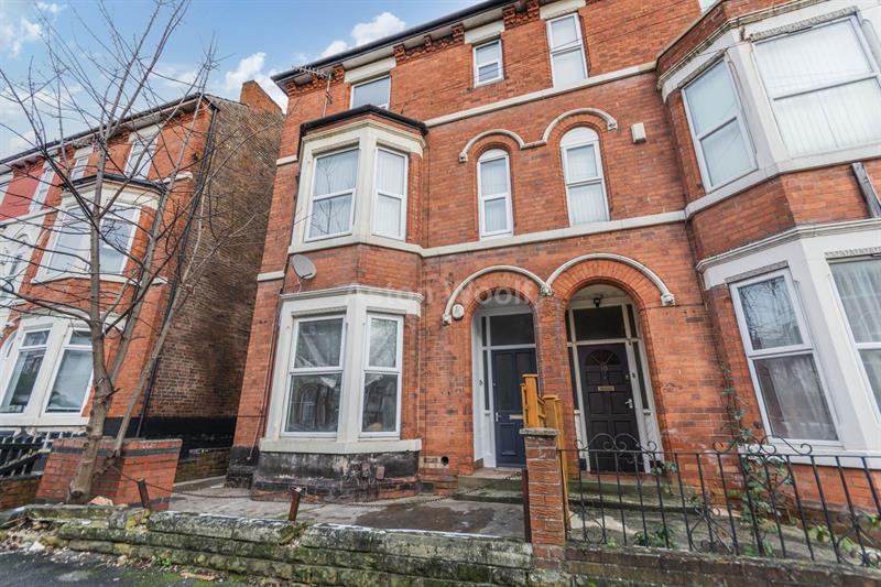 Flat Burford Road in Nottingham