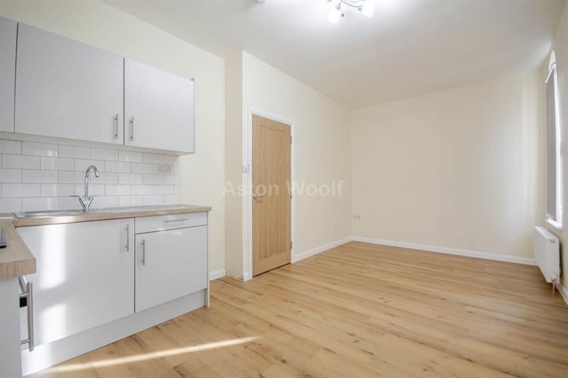 Flat Burford Road in Nottingham