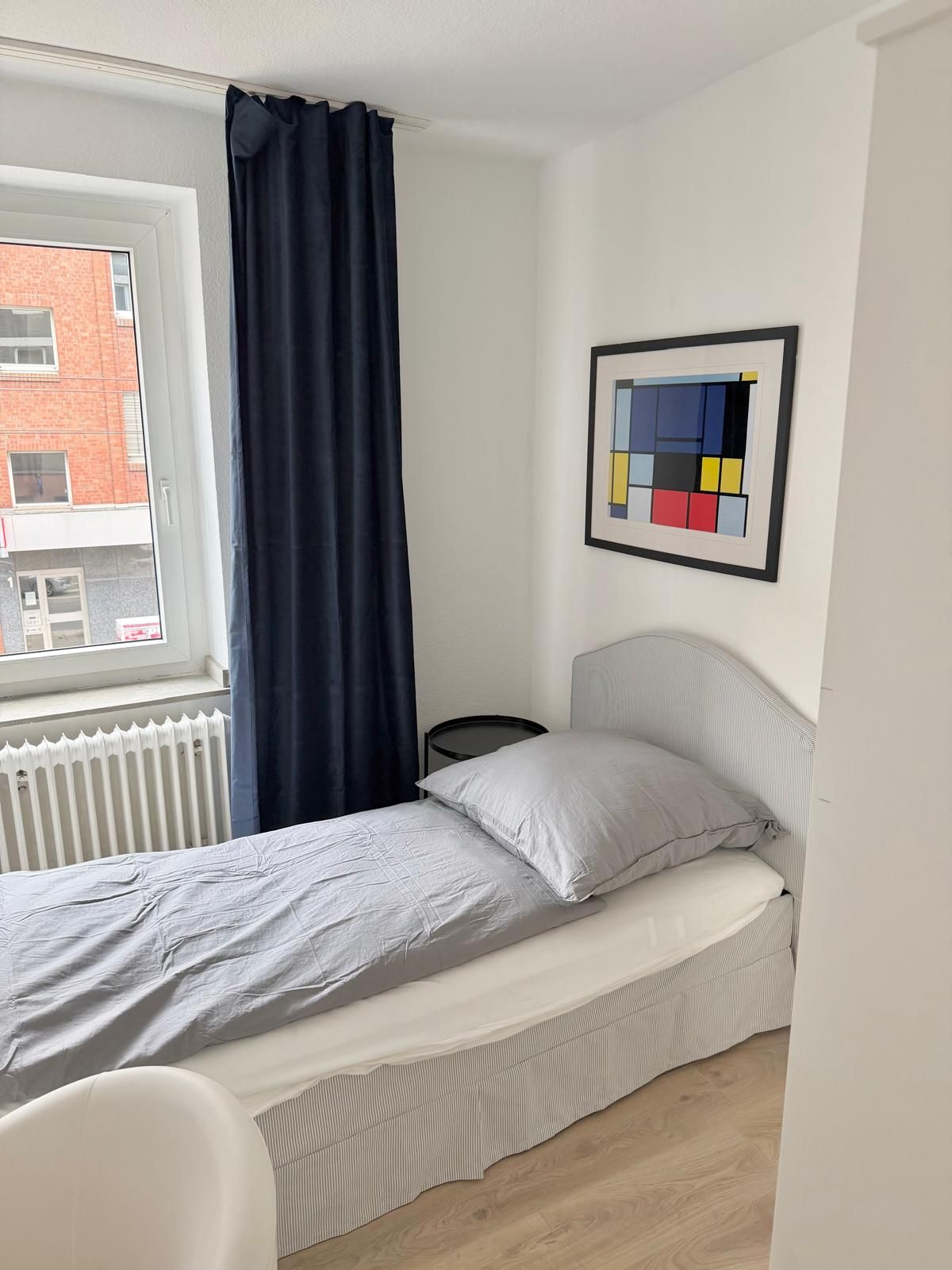 Zimmer Rather Straße in Düsseldorf