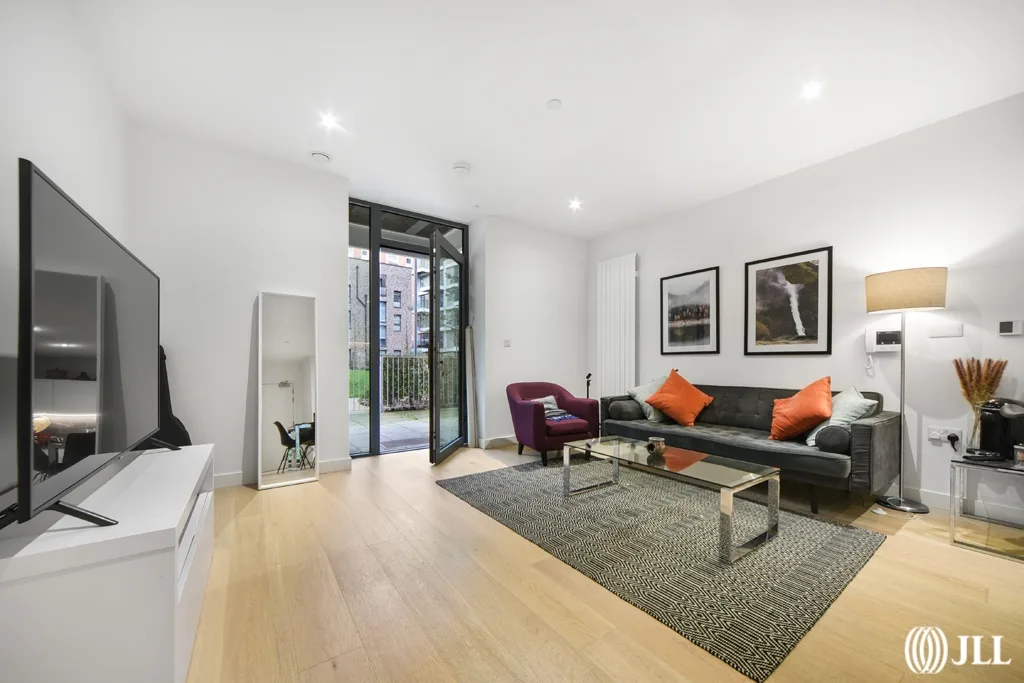 Flat Bonnet Street in Greater London