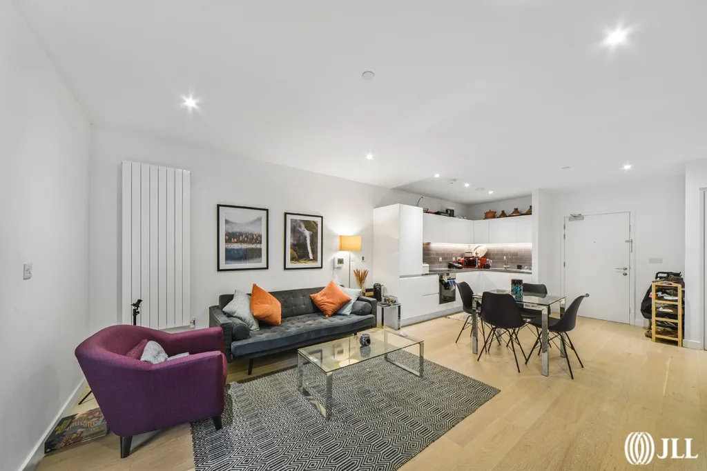 Flat Bonnet Street in Greater London