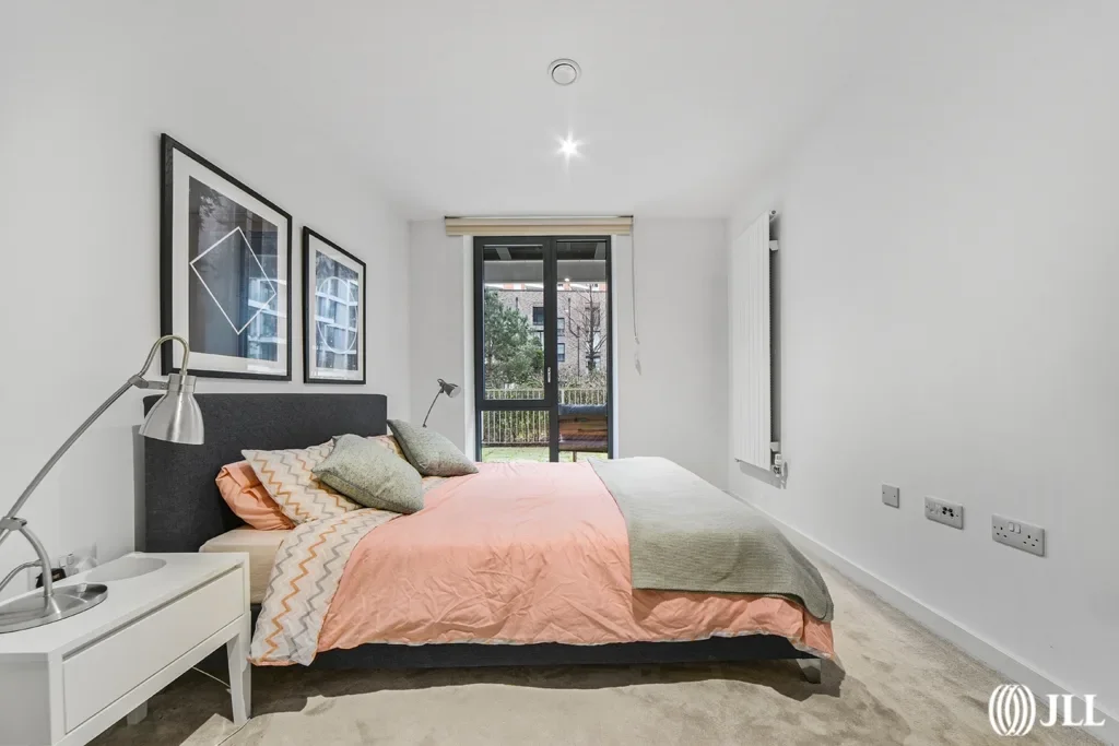 Flat Bonnet Street in Greater London