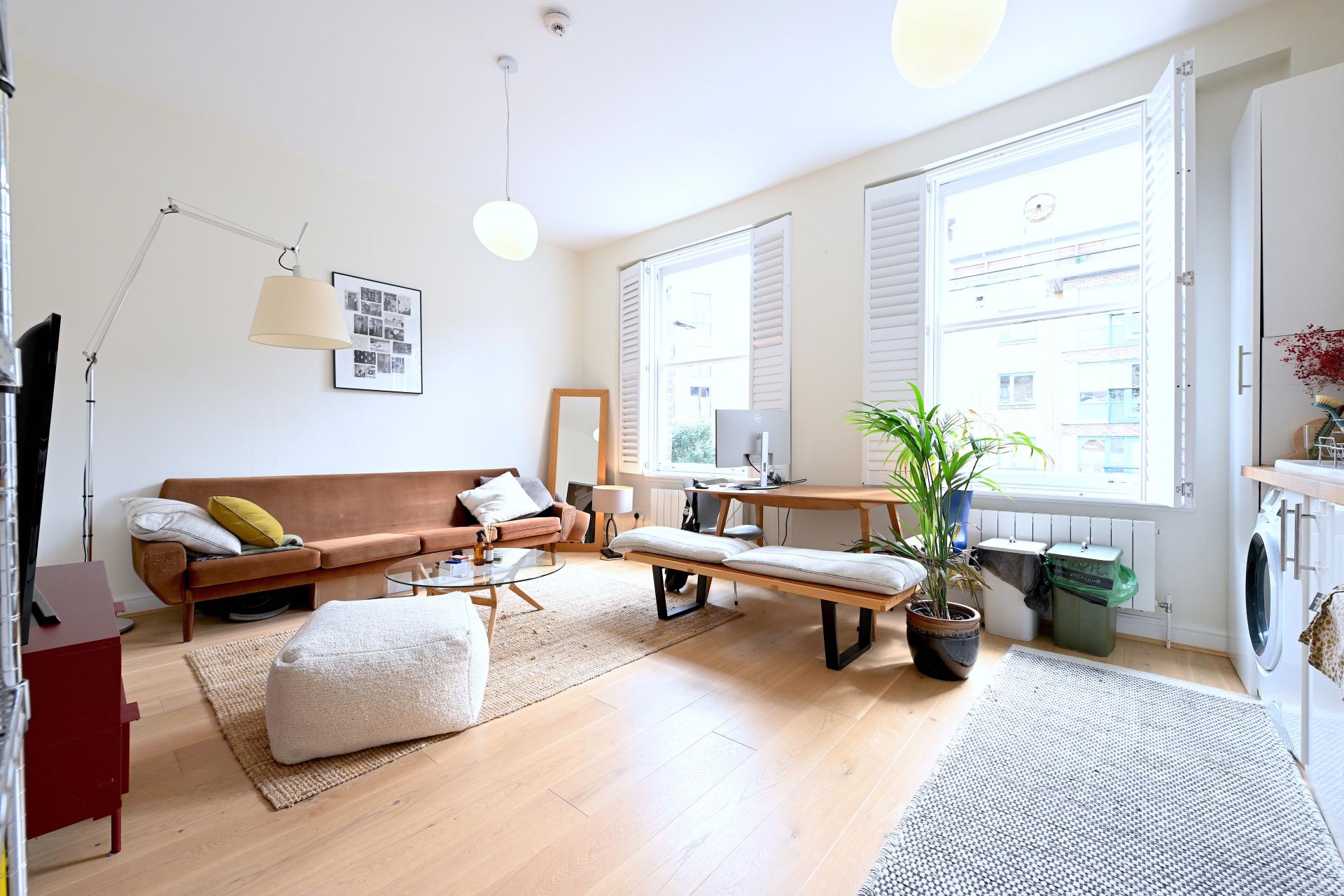 Flat Brownswood Road in Greater London