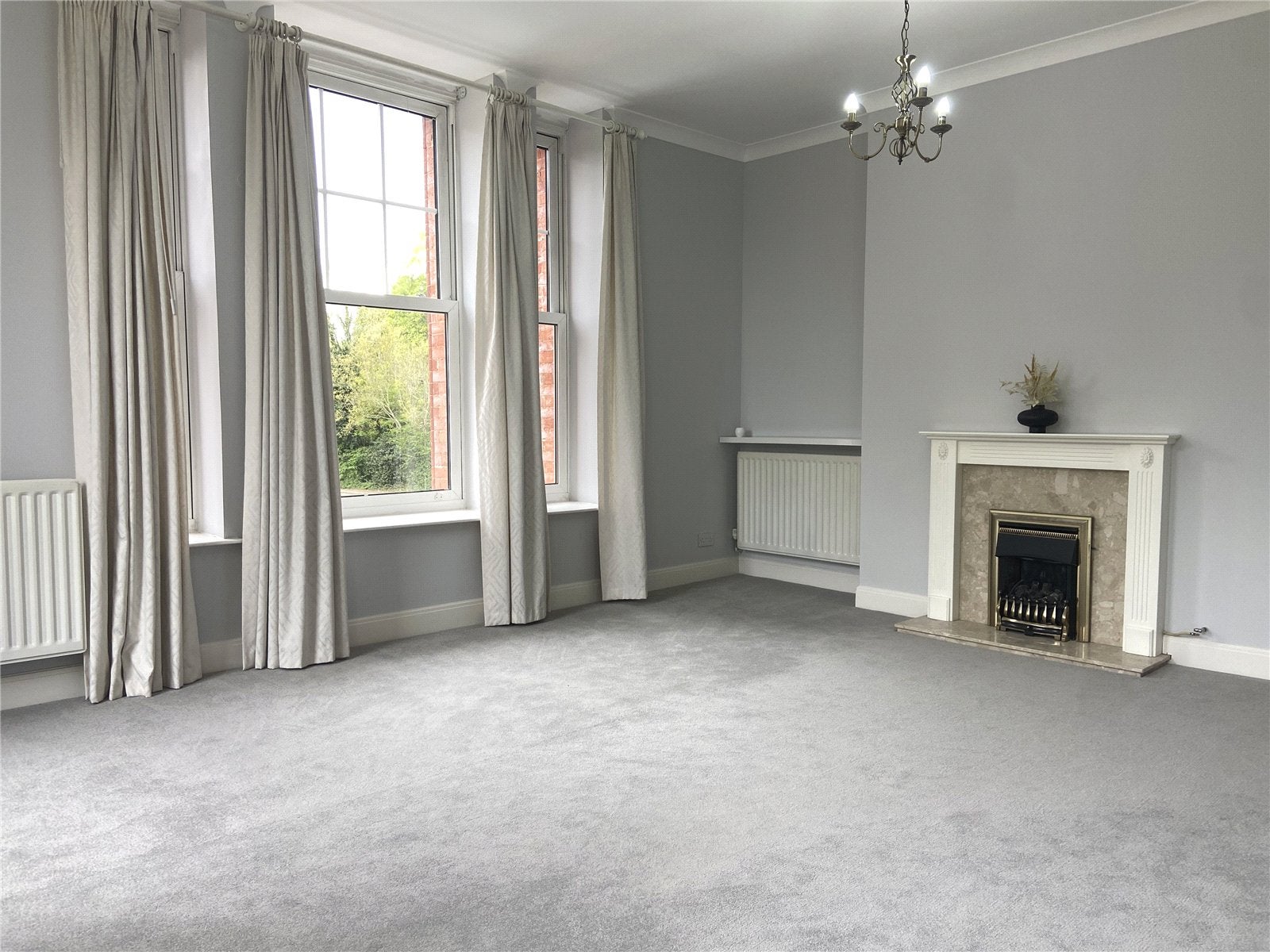 Flat Queen Alexandra's Way in Epsom and Ewell