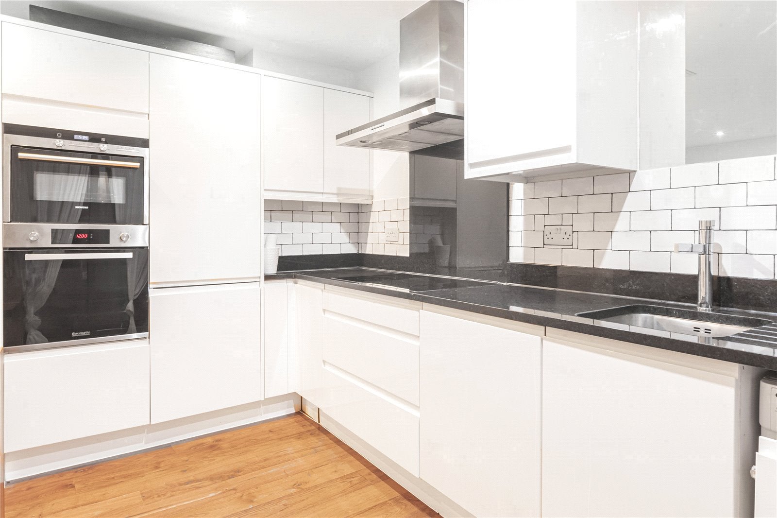 Flat Providence Place in Greater London
