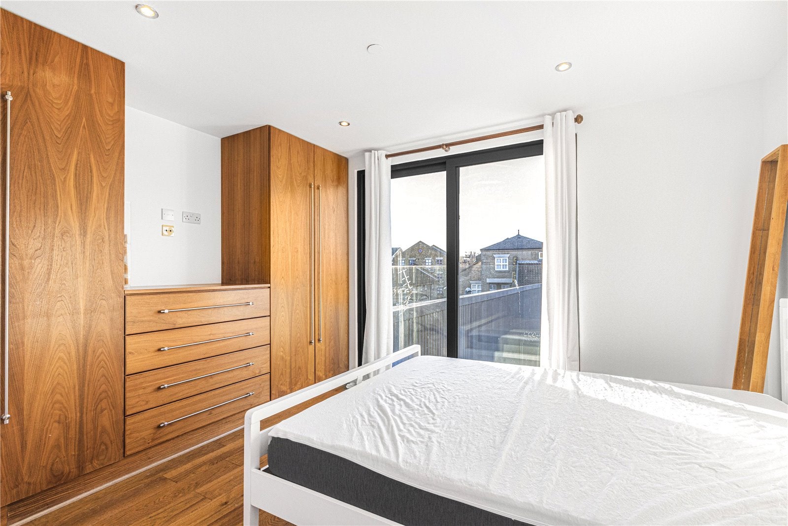 Flat Providence Place in Greater London