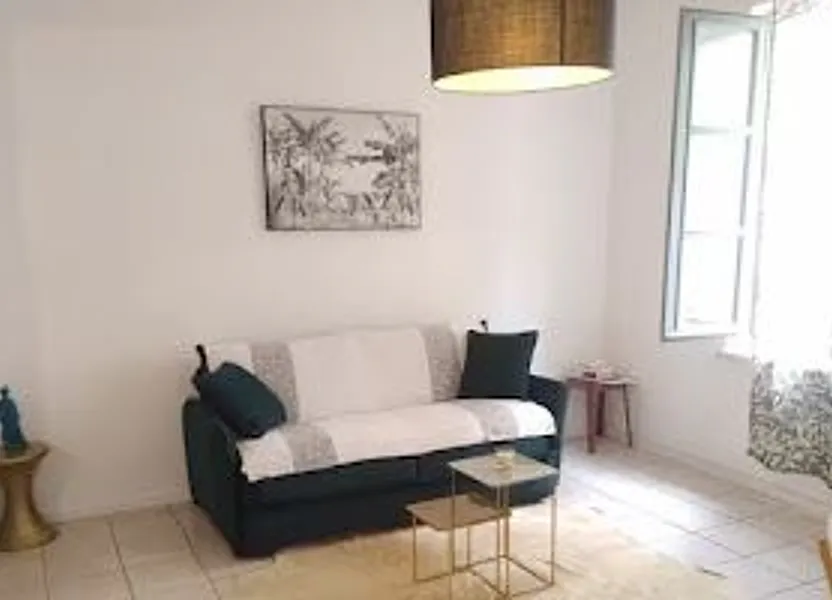 Flat Place Albin Peyron in Arles