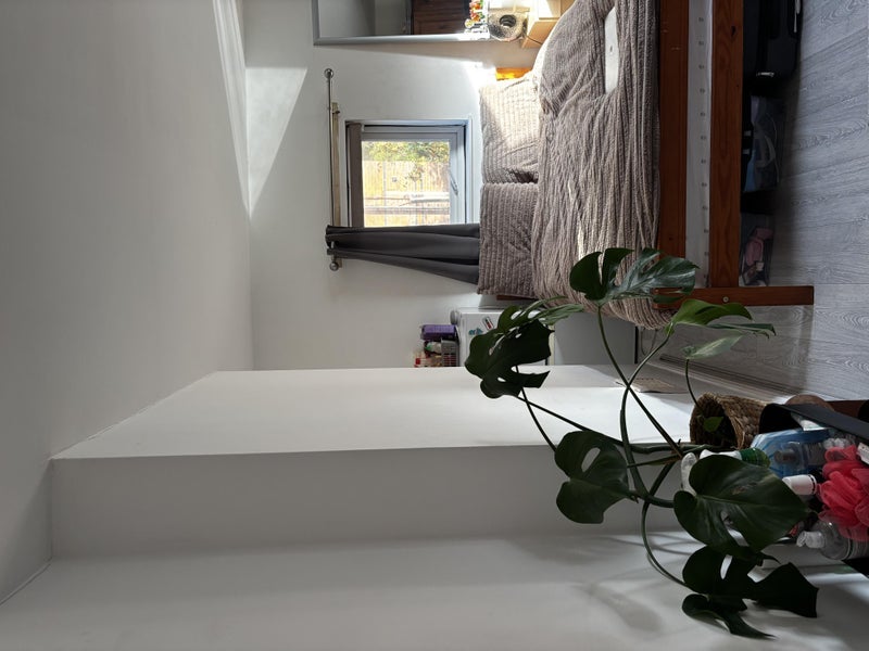 Room Heaton Road in Manchester