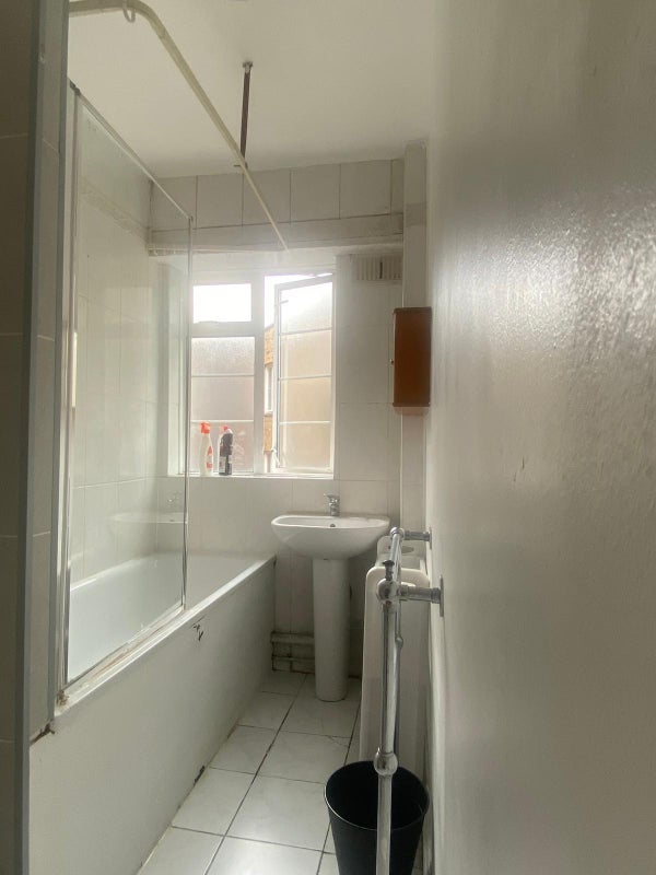 Flat Edith Villas in Greater London