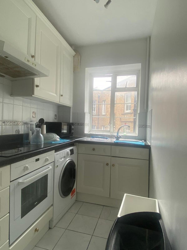 Flat Edith Villas in Greater London
