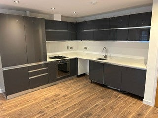 Flat Brookhill Road in Greater London