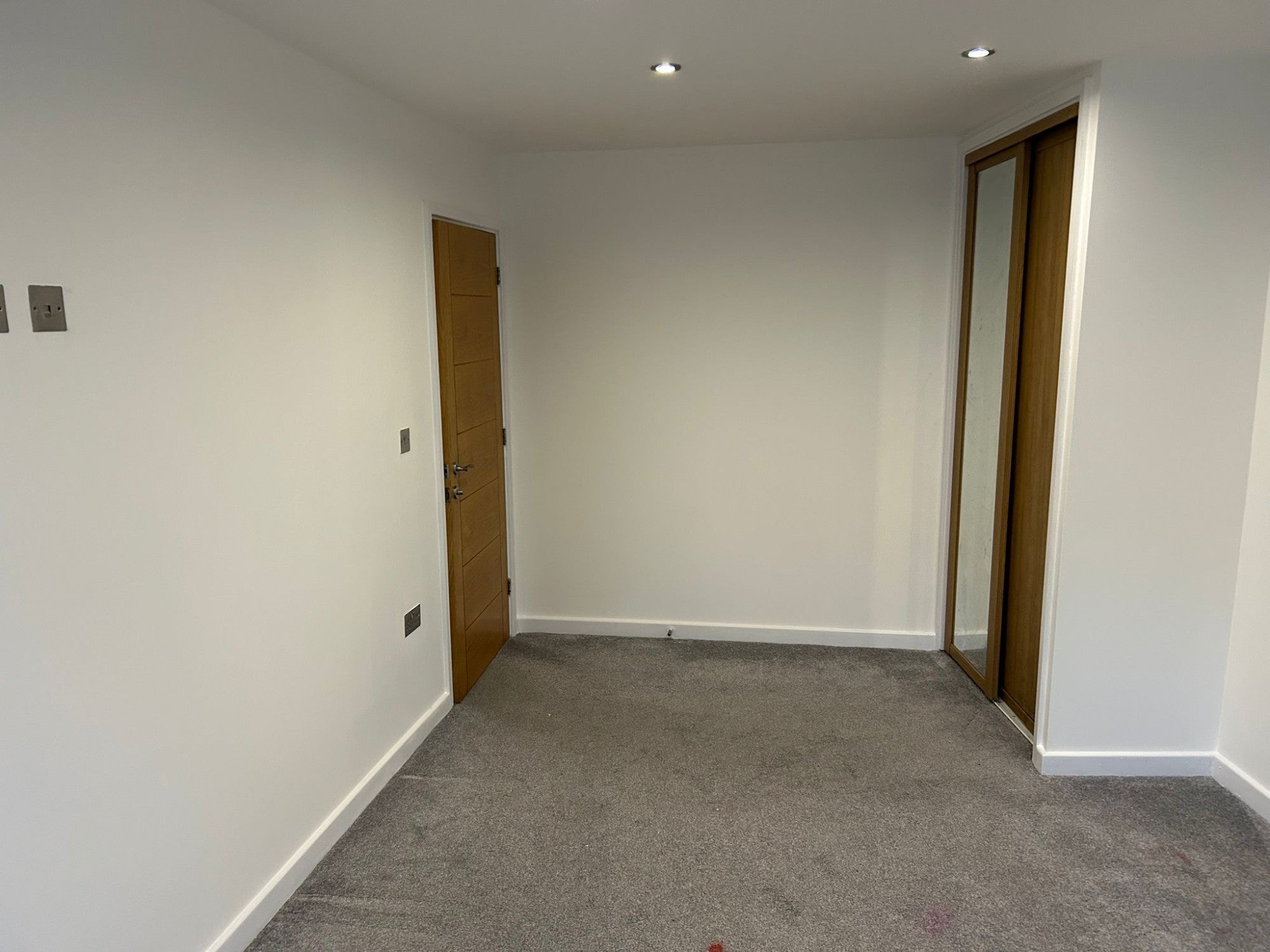 Flat Brookhill Road in Greater London