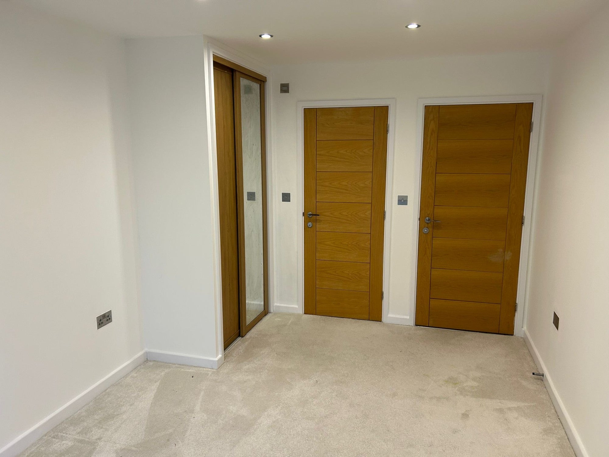 Flat Brookhill Road in Greater London
