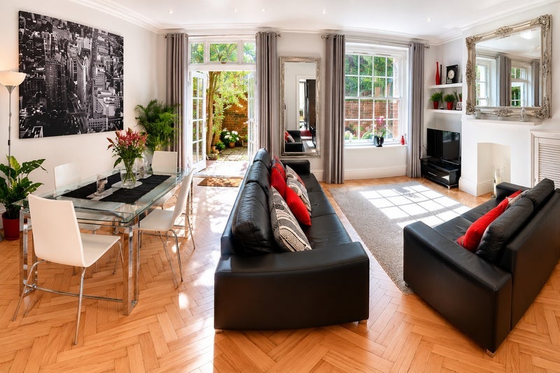 Room Charlbert Street in City of Westminster