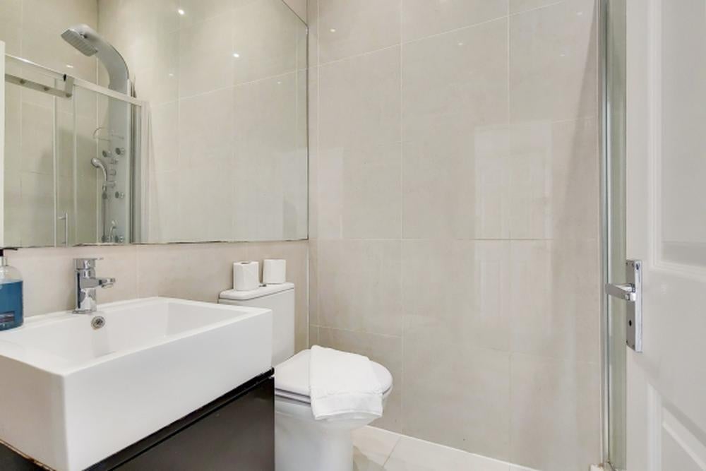 Flat Queensway in City of Westminster